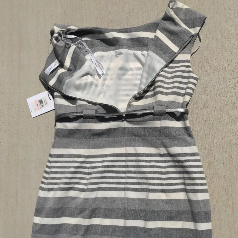 SOLD 💐Calvin Klein women's sheath dress grey white striped - Picture 6 of 8